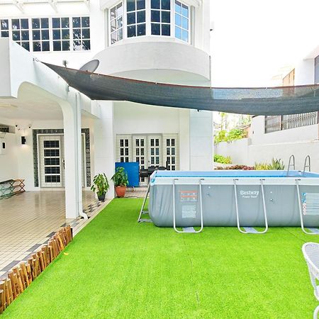 527 Beachhouse L 5 Bedroom With Swimming Pool - 3Min Walk To The Beach 탄중붕가 외부 사진