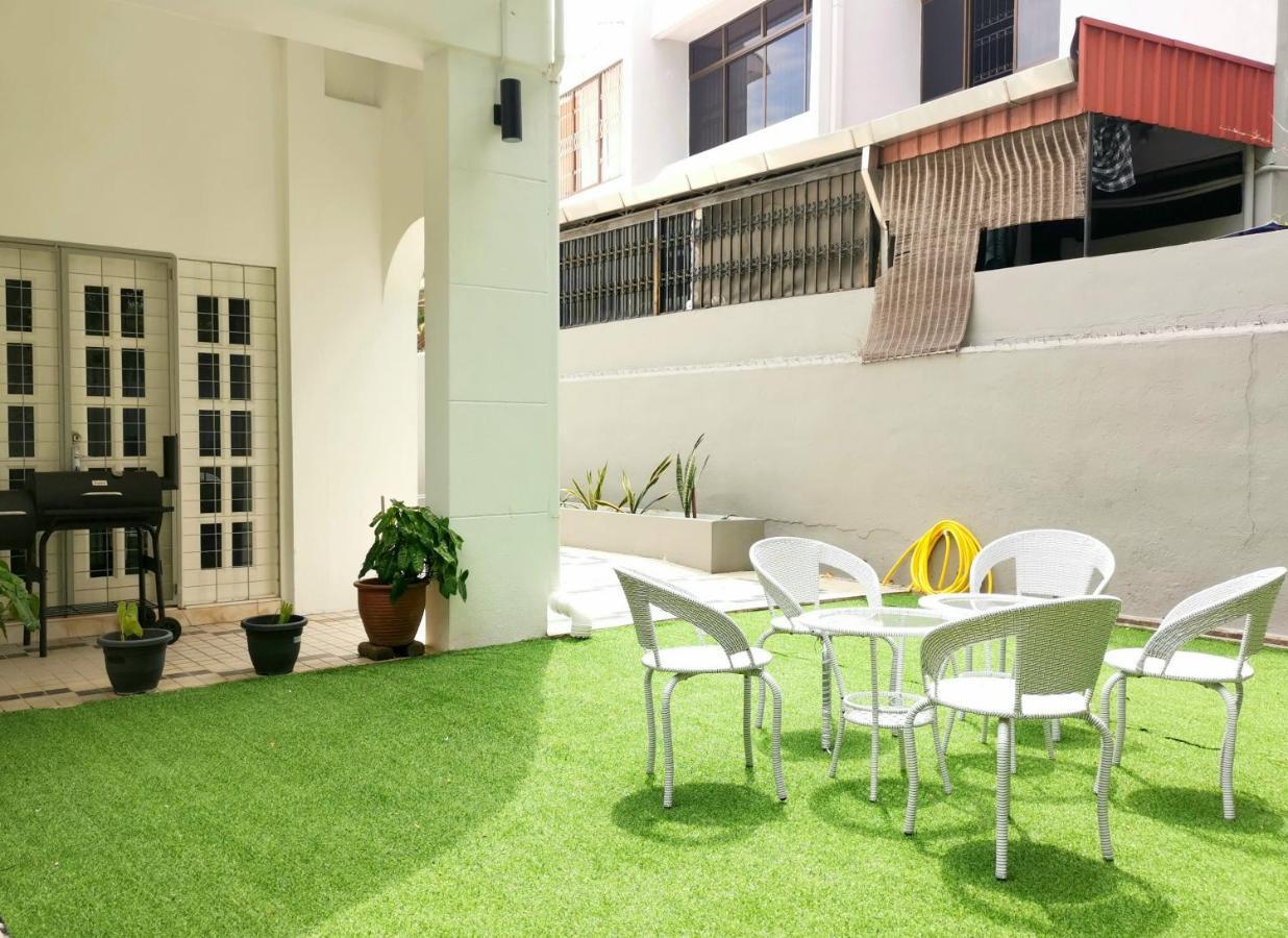 527 Beachhouse L 5 Bedroom With Swimming Pool - 3Min Walk To The Beach 탄중붕가 외부 사진
