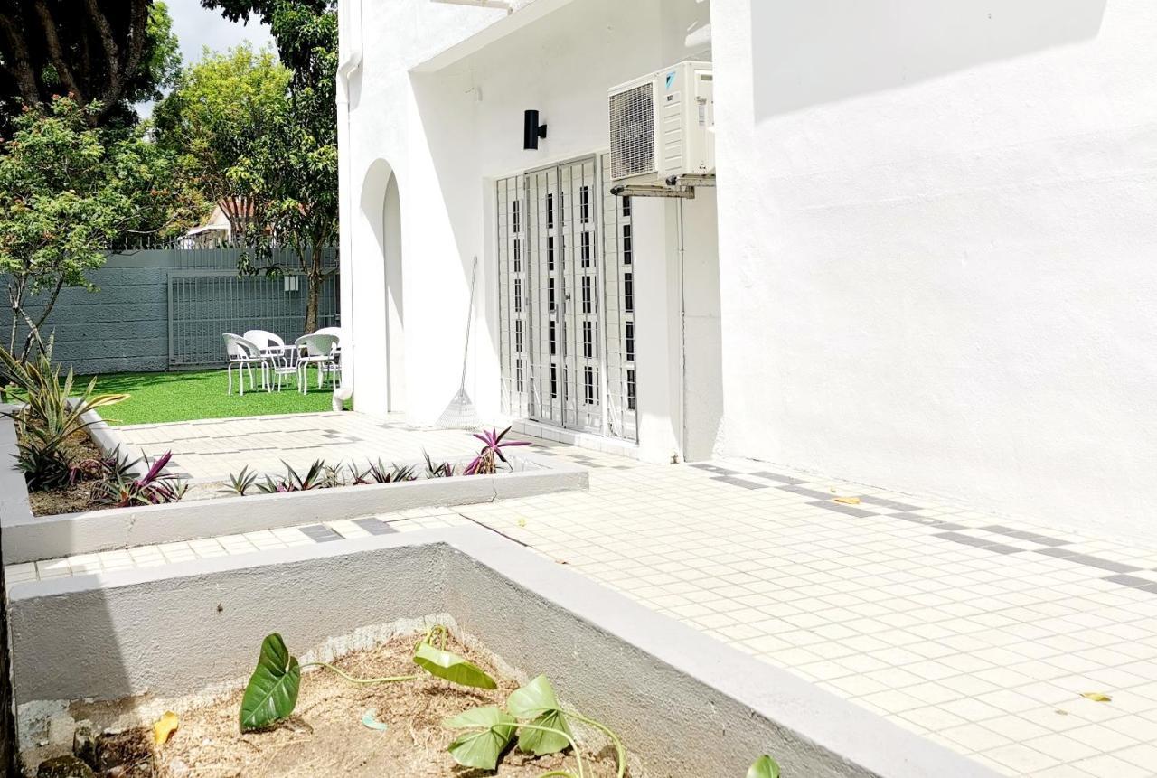 527 Beachhouse L 5 Bedroom With Swimming Pool - 3Min Walk To The Beach 탄중붕가 외부 사진