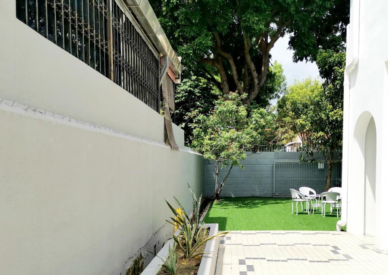 527 Beachhouse L 5 Bedroom With Swimming Pool - 3Min Walk To The Beach 탄중붕가 외부 사진