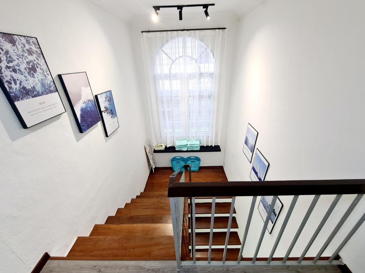 527 Beachhouse L 5 Bedroom With Swimming Pool - 3Min Walk To The Beach 탄중붕가 외부 사진