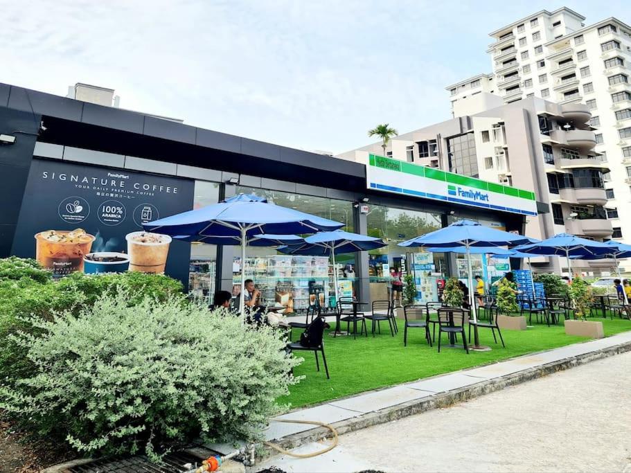 527 Beachhouse L 5 Bedroom With Swimming Pool - 3Min Walk To The Beach 탄중붕가 외부 사진